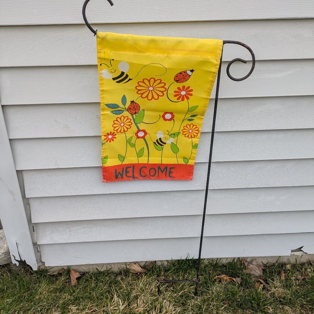 GARDEN BANNER POST PLUS 13 BANNERS